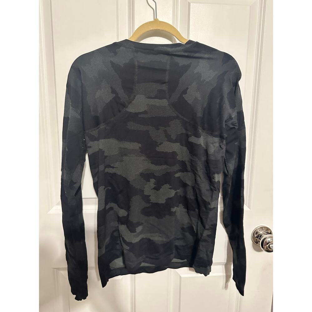 Athleta Long Sleeve Spotlight Seamless Tee in Black Camo Size Large - Picture 2 of 2